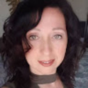 Meet your Posher, Nadia